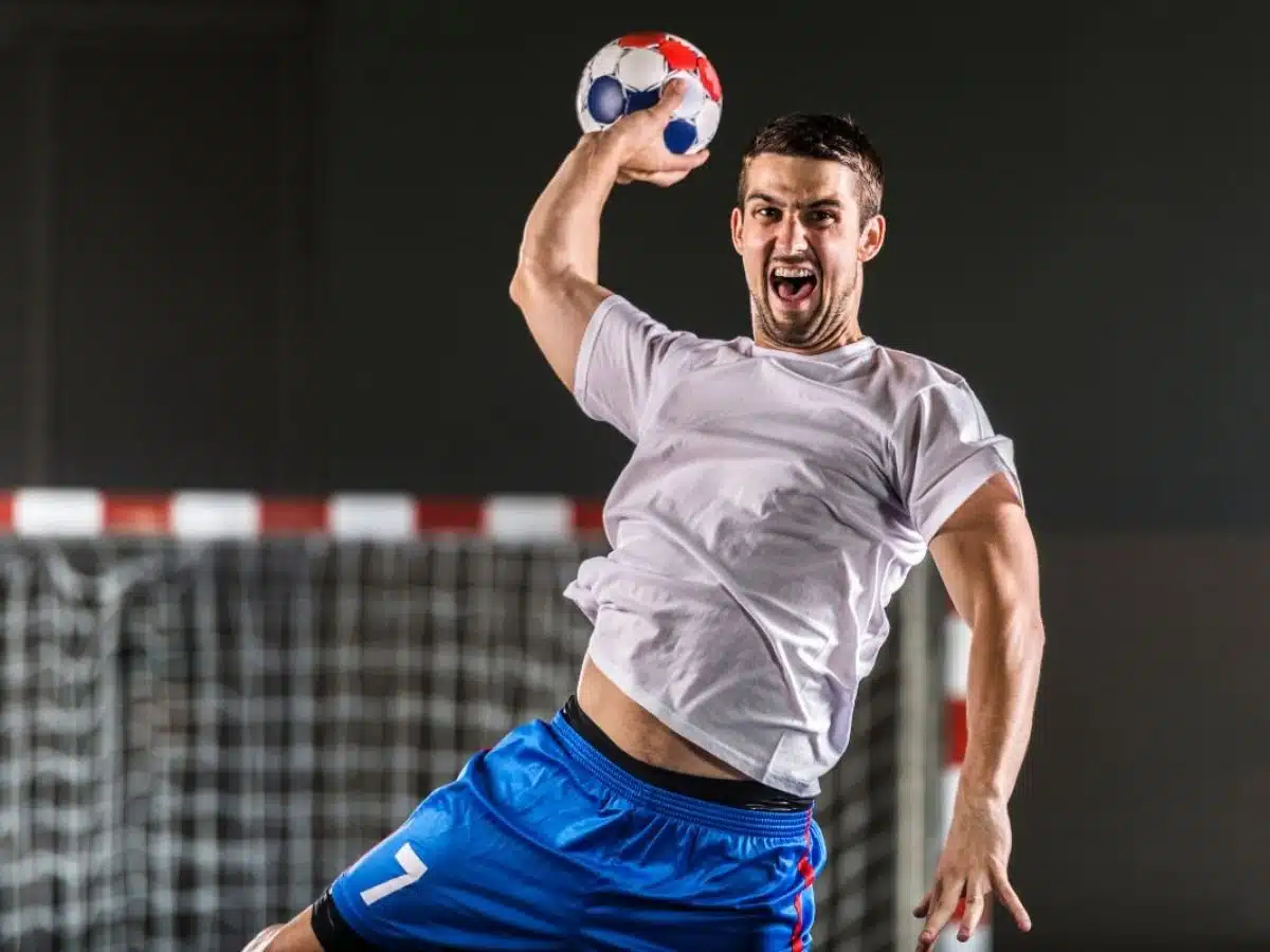 Comprendre la durée d'un match de handball : aspects règlementaires et stratégiques